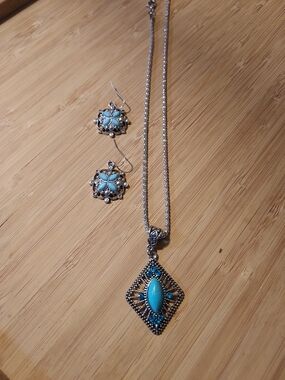 Turquoise Silver-Tone Pendant Necklace and Earrings Set